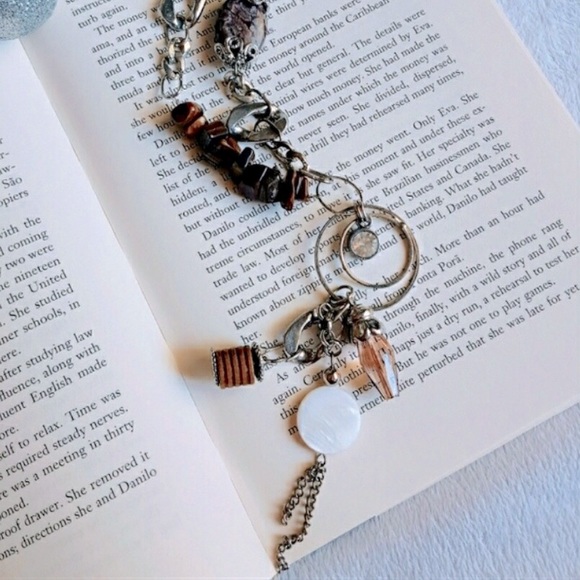 Jewelry - Vintage, mixed media necklace featuring brown obsidian and tigers eye.